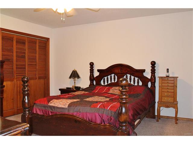 1559 Highway B, Perryville, MO 63775