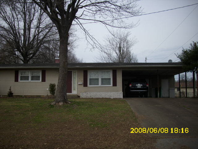 1910 Yale Drive, Scott City, MO 63780