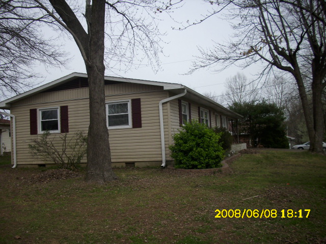 1910 Yale Drive, Scott City, MO 63780