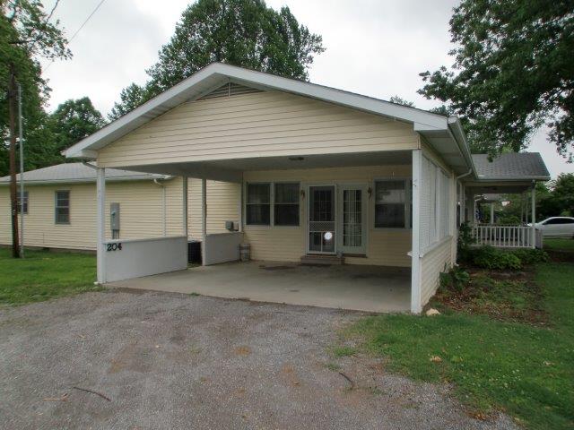 204 N 8th St, Charleston, MO 63834