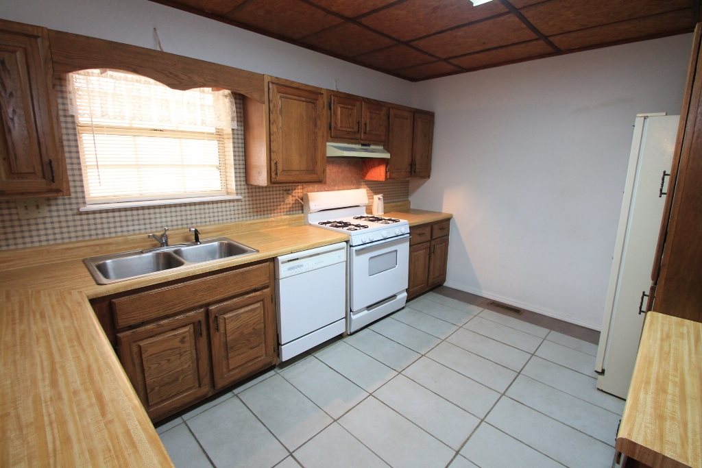 23 Prenzel Rd, Poplar Bluff, MO 63901