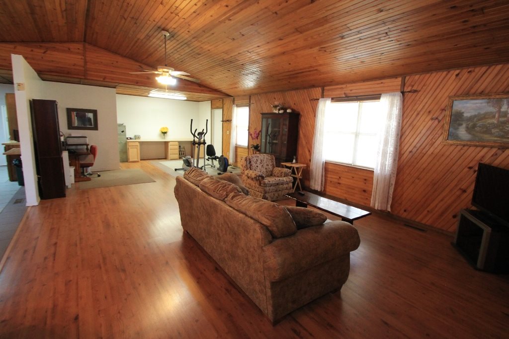 23 Prenzel Rd, Poplar Bluff, MO 63901