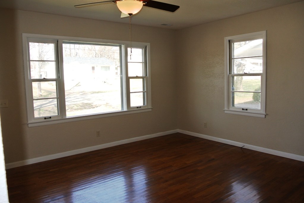 2304 Leonard Dr, Poplar Bluff, MO 63901