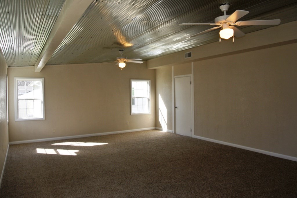 2304 Leonard Dr, Poplar Bluff, MO 63901