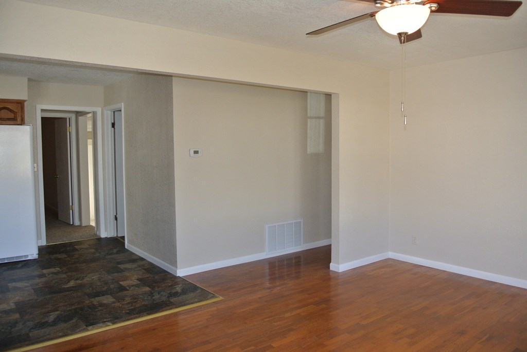 2304 Leonard Dr, Poplar Bluff, MO 63901