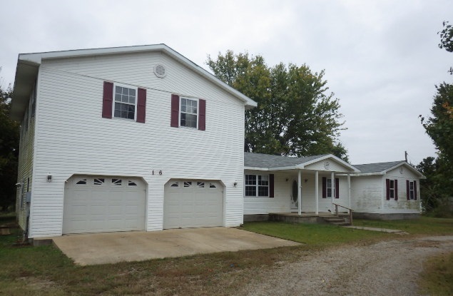 1136 County Road 470, Poplar Bluff, MO 63901