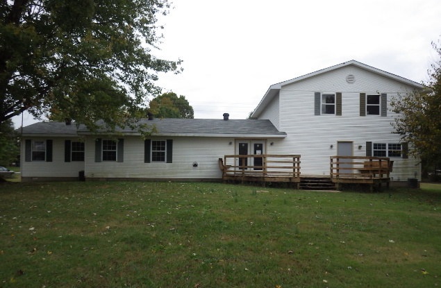 1136 County Road 470, Poplar Bluff, MO 63901