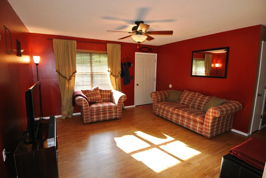 108 Jimmy Lane, Poplar Bluff, MO 63901