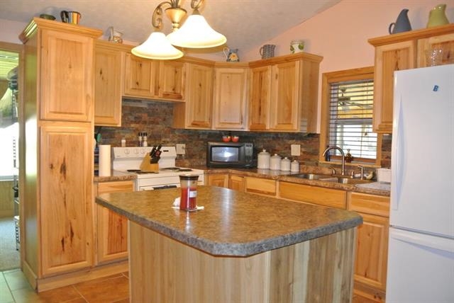 HC2 Box 2018K, Wappapello, MO 63966