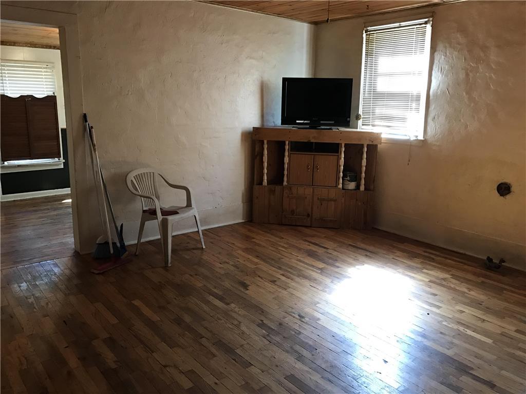 621 Main Street, Belton, MO 64012