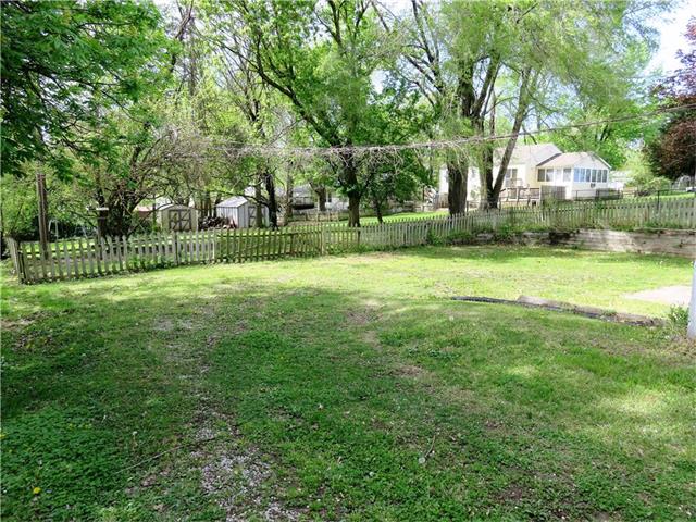 205A&B SW 22nd Street, Blue Springs, MO 64015