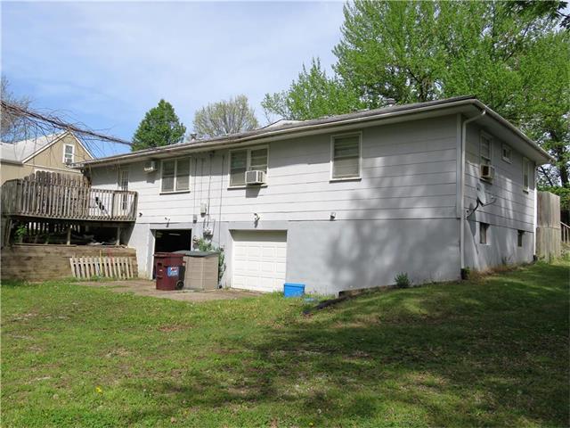 205A&B SW 22nd Street, Blue Springs, MO 64015