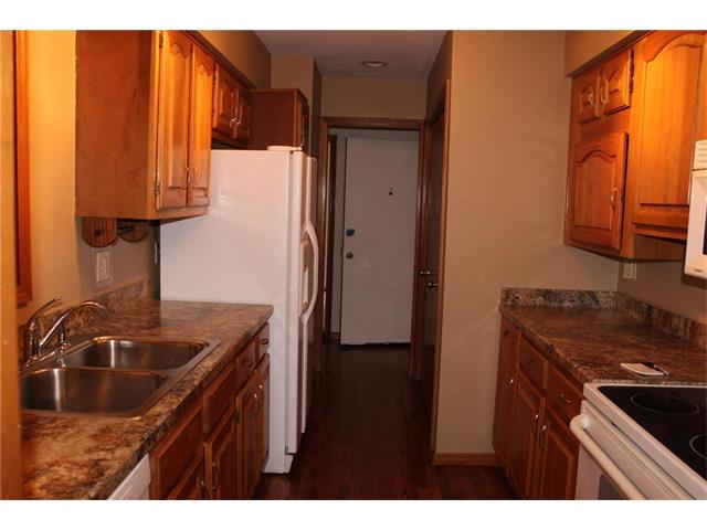 1301 NW Village Drive, Blue Springs, MO 64015