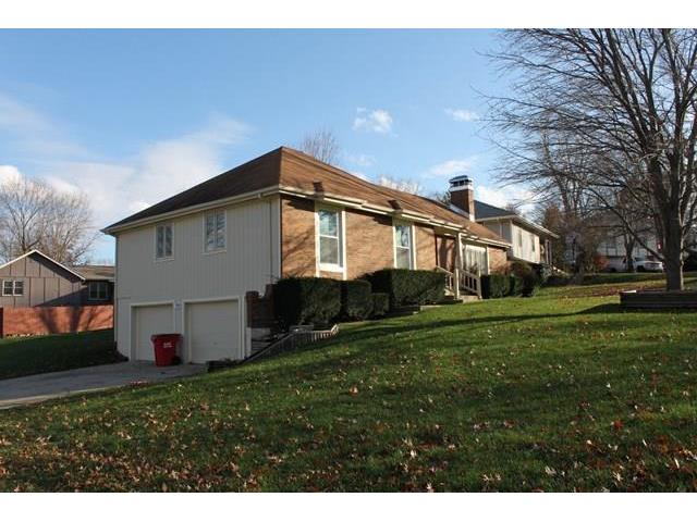 122 SW 26TH Court, Blue Springs, MO 64015