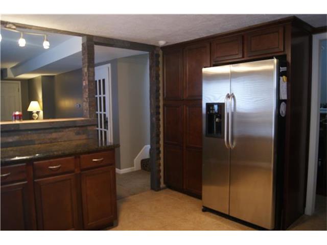 1012 SW TWILIGHT Lane, Blue Springs, MO 64015