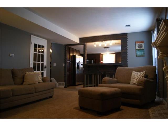 1012 SW TWILIGHT Lane, Blue Springs, MO 64015