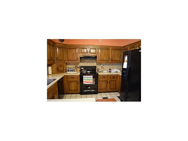 921 NW Oakridge Drive, Blue Springs, MO 64015
