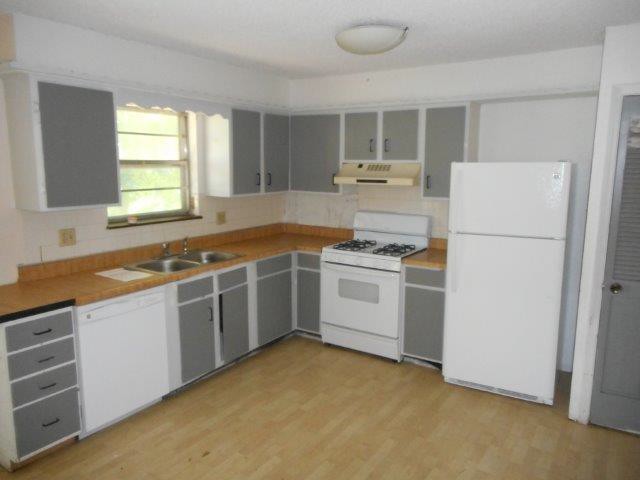 1300 NW Golfview DrGrain Valley, MO, 64029Jackson County