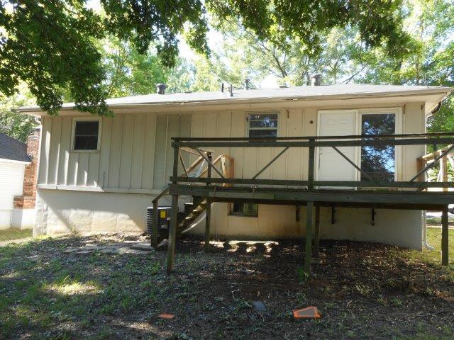 1300 NW Golfview DrGrain Valley, MO, 64029Jackson County