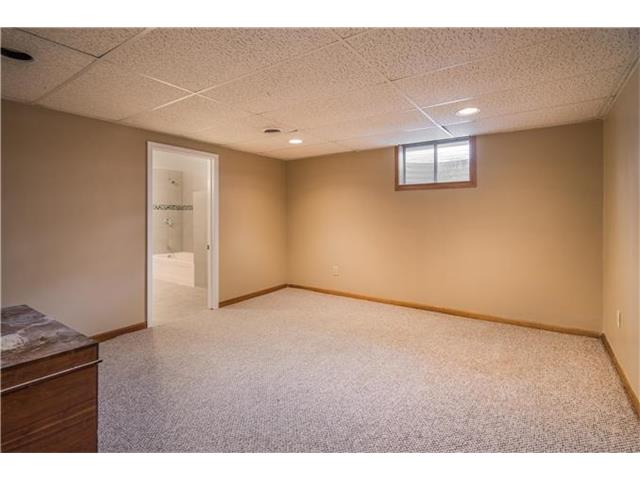 13736 PARKER Avenue, Grandview, MO 64030