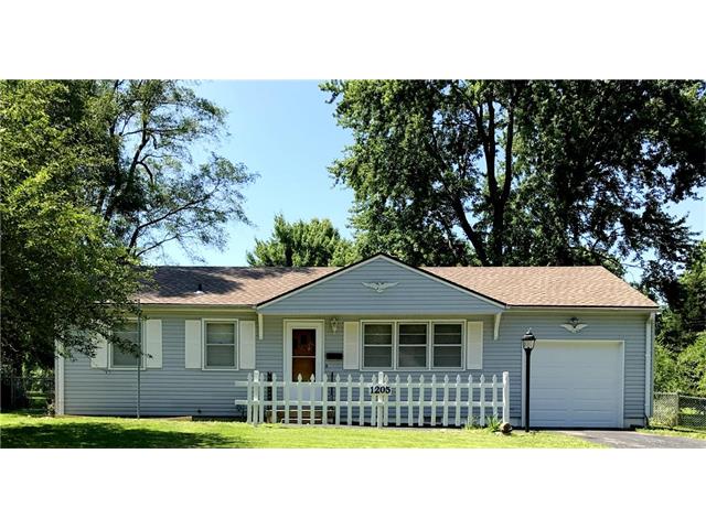 1205 Skyline Drive, Grandview, MO 64030