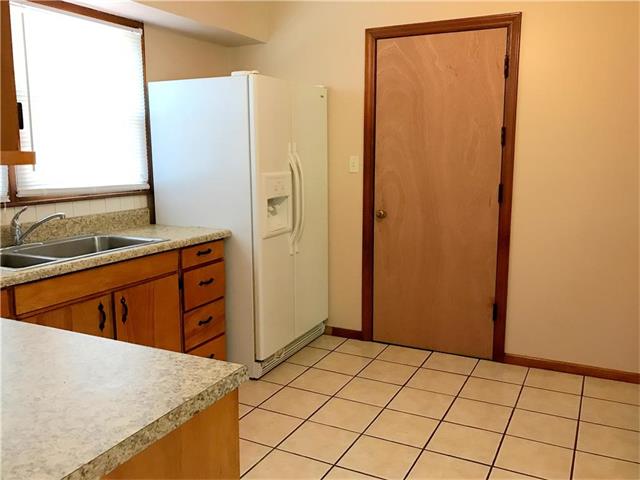 1205 Skyline Drive, Grandview, MO 64030