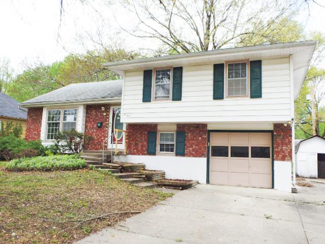 8100 E 133RD Street, Grandview, MO 64030