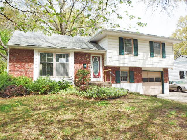 8100 E 133RD Street, Grandview, MO 64030