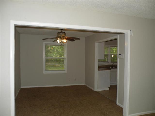 6204 E 136th Street, Grandview, MO 64030