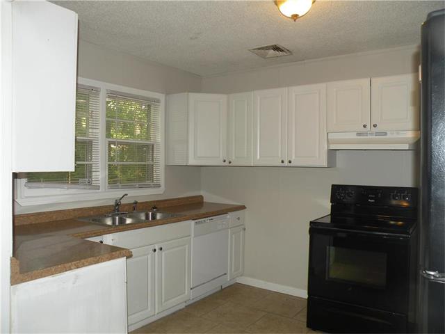 6204 E 136th Street, Grandview, MO 64030