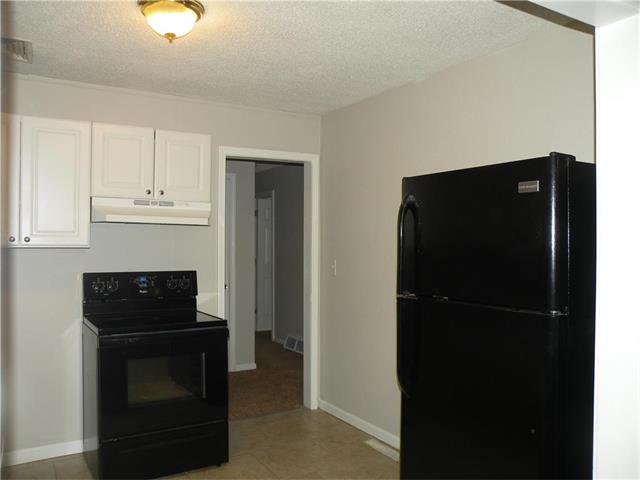 6204 E 136th Street, Grandview, MO 64030