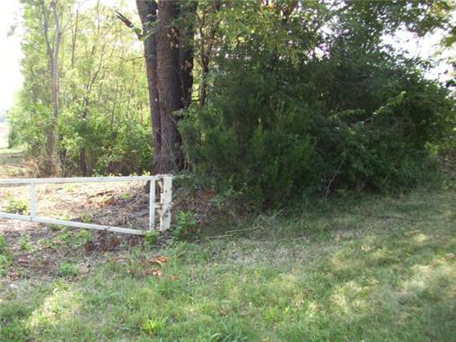 3rd St Dr Greaves Road, Grandview, MO 64030