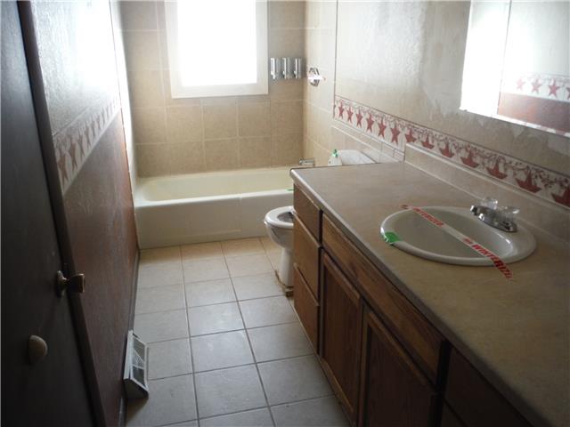 1403 S Pine StHolden, MO, 64040Johnson County