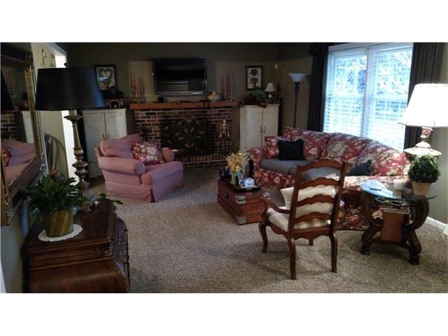 6630 SE Horseshoe Drive, Holt, MO 64048