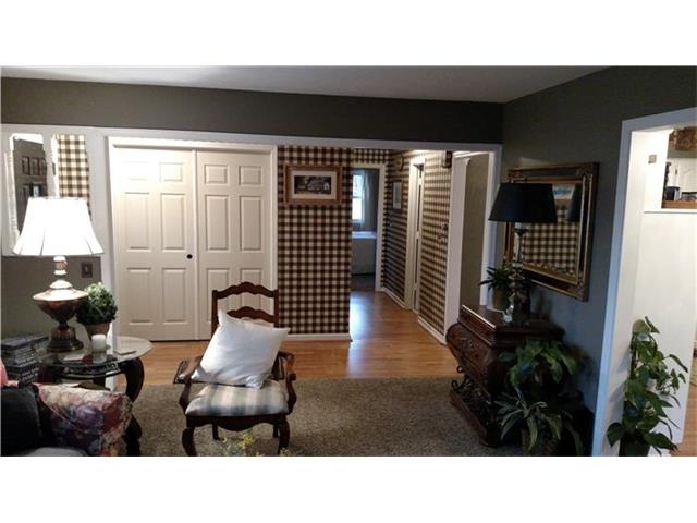 6630 SE Horseshoe Drive, Holt, MO 64048