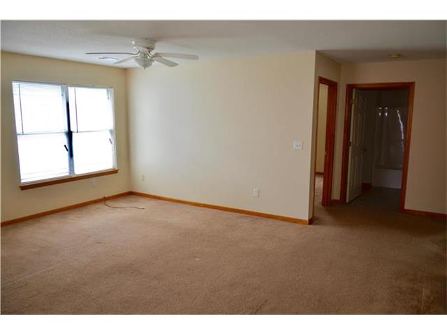 826 S Mills Street, Independence, MO 64050