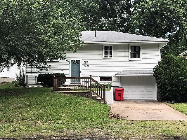 1229 Dickinson Road, Independence, MO 64050