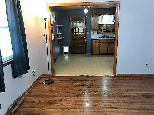 1229 Dickinson Road, Independence, MO 64050