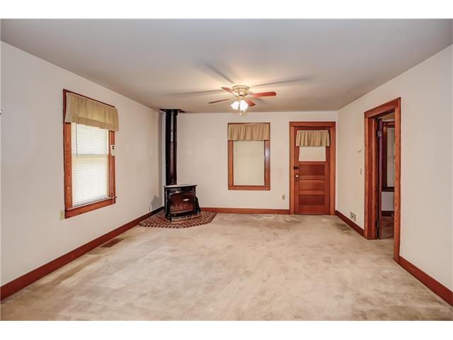 821 S MILLS Street, Independence, MO 64050