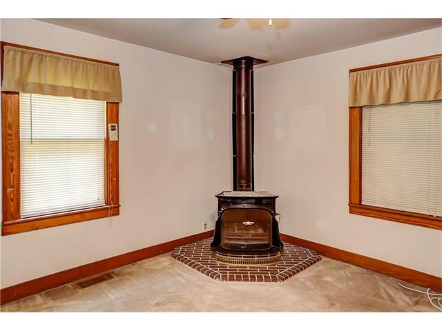 821 S MILLS Street, Independence, MO 64050
