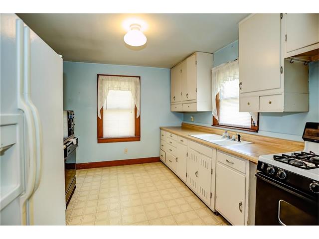 821 S MILLS Street, Independence, MO 64050