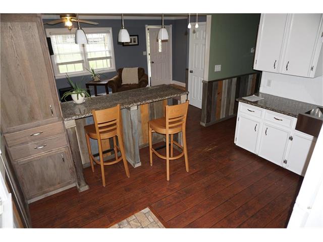 16109 E Cogan Lane, Independence, MO 64050