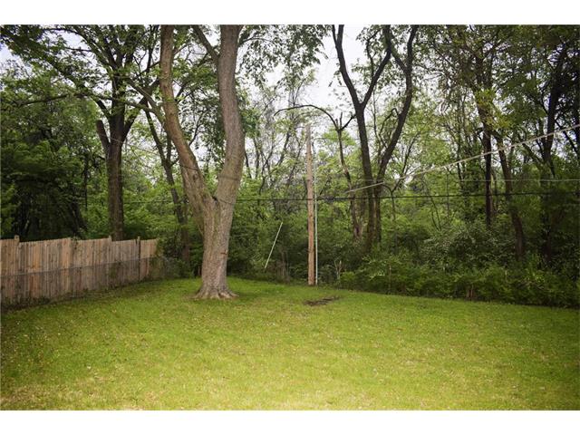 2817 S Appleton Avenue, Independence, MO 64052
