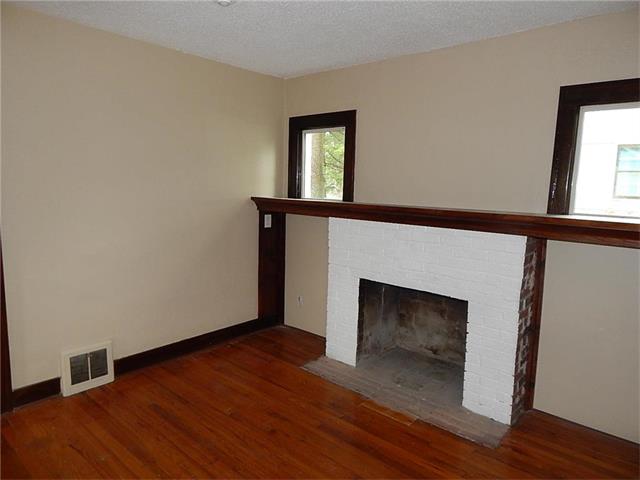 818 S Forest Avenue, Independence, MO 64052