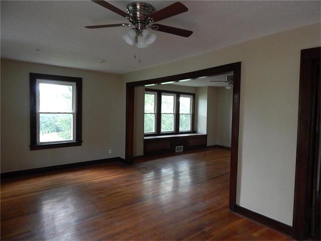 818 S Forest Avenue, Independence, MO 64052