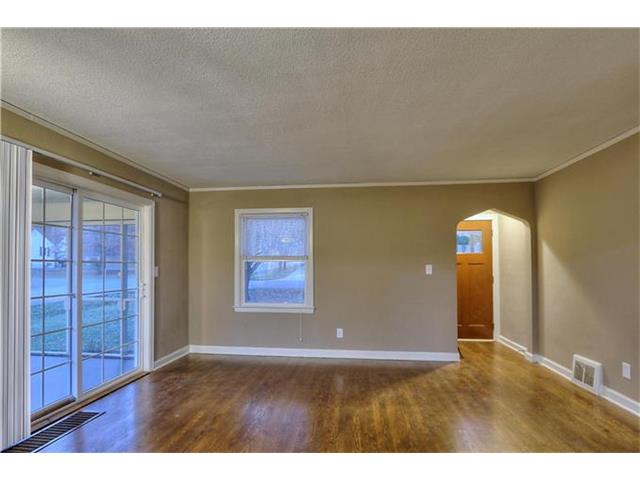 2000 S RALSTON Avenue, Independence, MO 64052