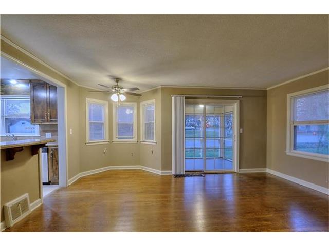 2000 S RALSTON Avenue, Independence, MO 64052