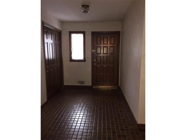 2710 S CRYSLER Avenue, Independence, MO 64052