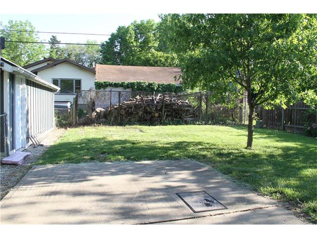 10207 E 10TH Street, Independence, MO 64053