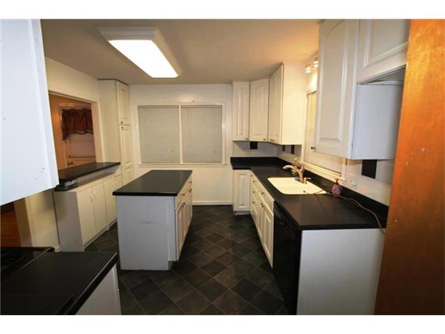 4010 S LESLIE Avenue, Independence, MO 64055